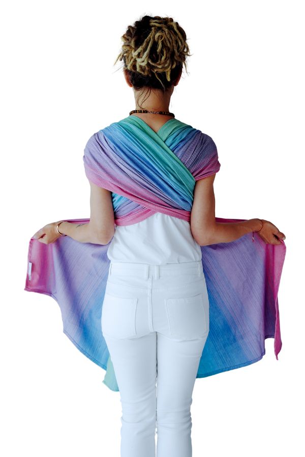 Étape 15 : dirigez les pans sous les jambes et nouez un nœud plat sous les fesses