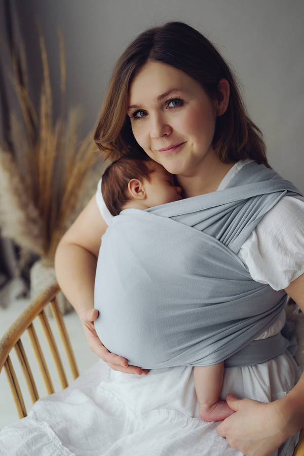 Écharpe extensible Misty Grey DEMO – gris clair en coton pour bébé dès la naissance