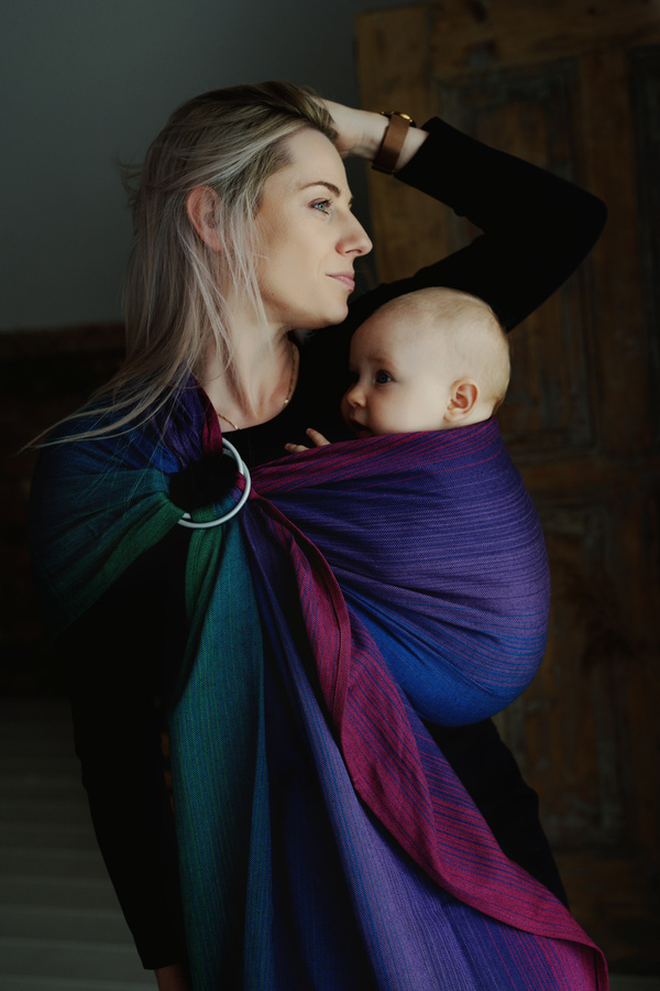 Colourful ring sling Zircon M – a popular and affordable choice for starting babywearing