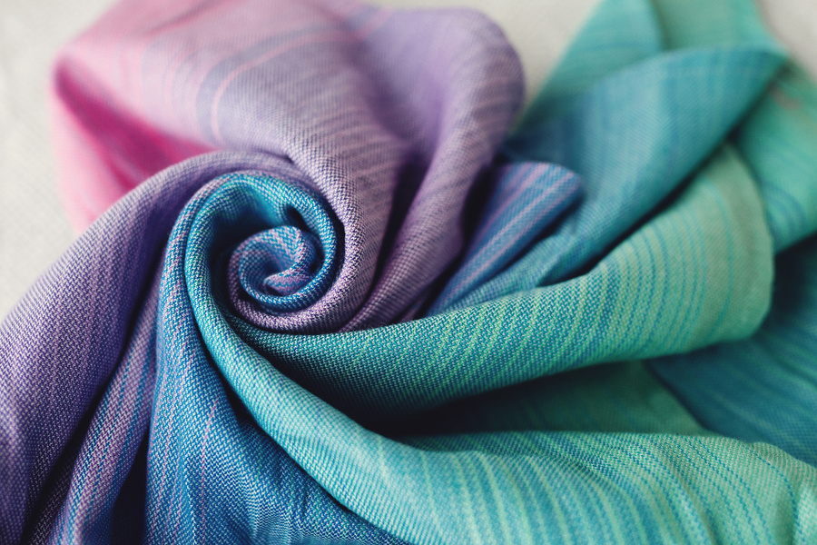 Bamboo Zircon M DEMO  – écharpe ring sling colorée et respirante, idéale pour l’été