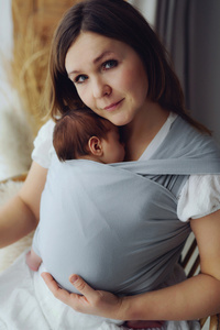 Écharpe extensible Misty Grey DEMO – gris clair en coton pour bébé dès la naissance