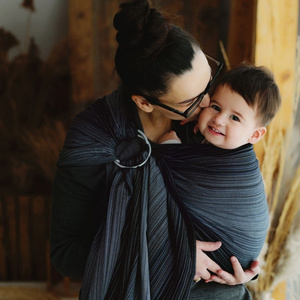 Black Hematite ring sling M – elegance and speed in everyday babywearing