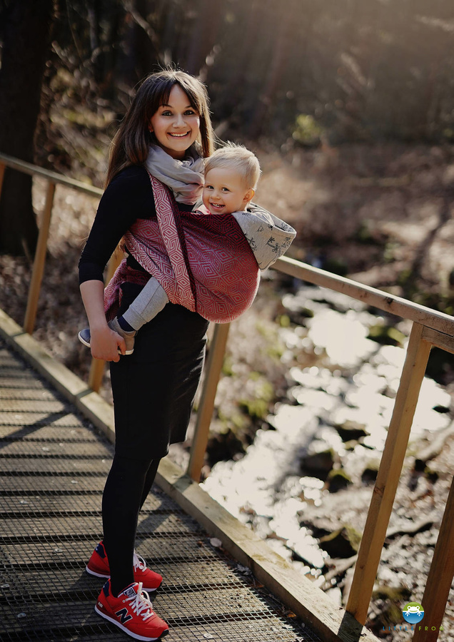 Little Frog Baby Sling - Ruby Cube size 8