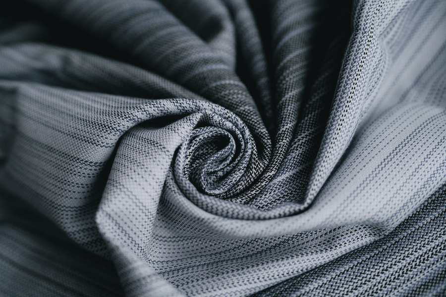 Angelite size 6 - Grey baby wrap for carrying a child