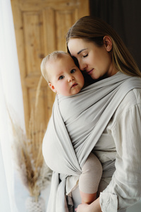 Beige Beige Moonstone Baby Wrap 4.6 m – a versatile babywearing wrap