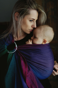 Colourful ring sling Zircon M – a popular and affordable choice for starting babywearing