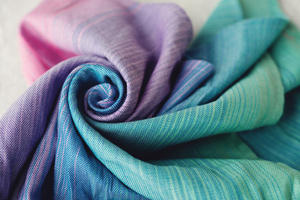 Bamboo Zircon M DEMO  – écharpe ring sling colorée et respirante, idéale pour l’été